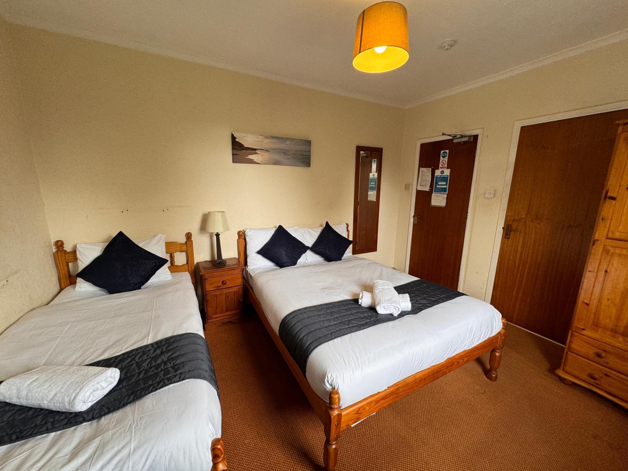 High Trees Guest House Gatwick Horley Buitenkant foto