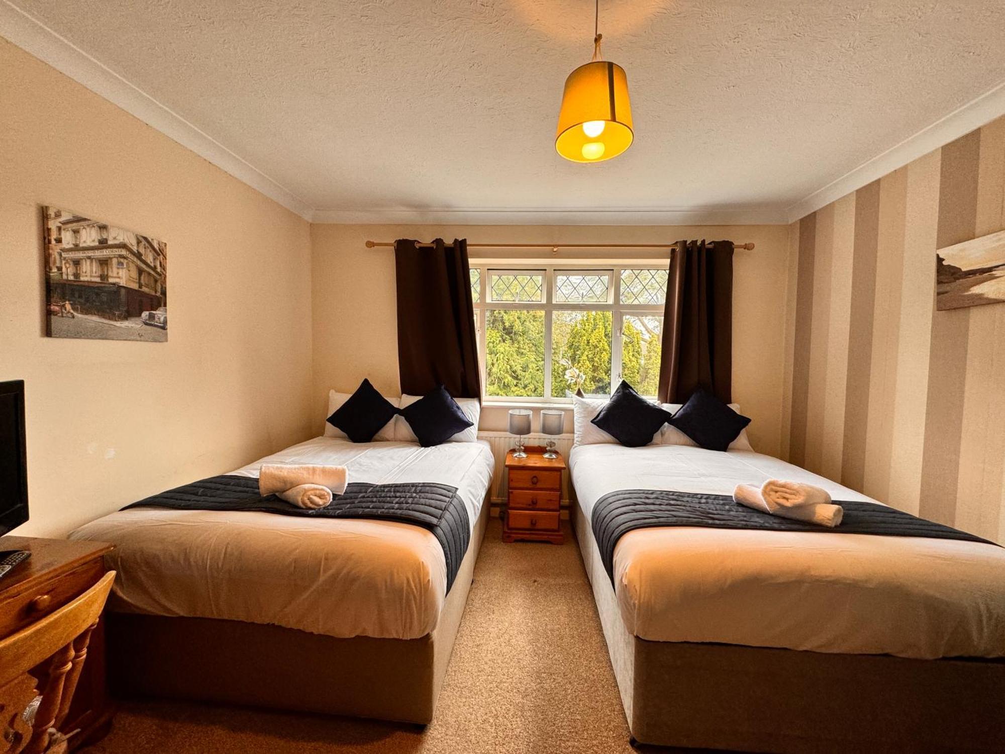 High Trees Guest House Gatwick Horley Buitenkant foto