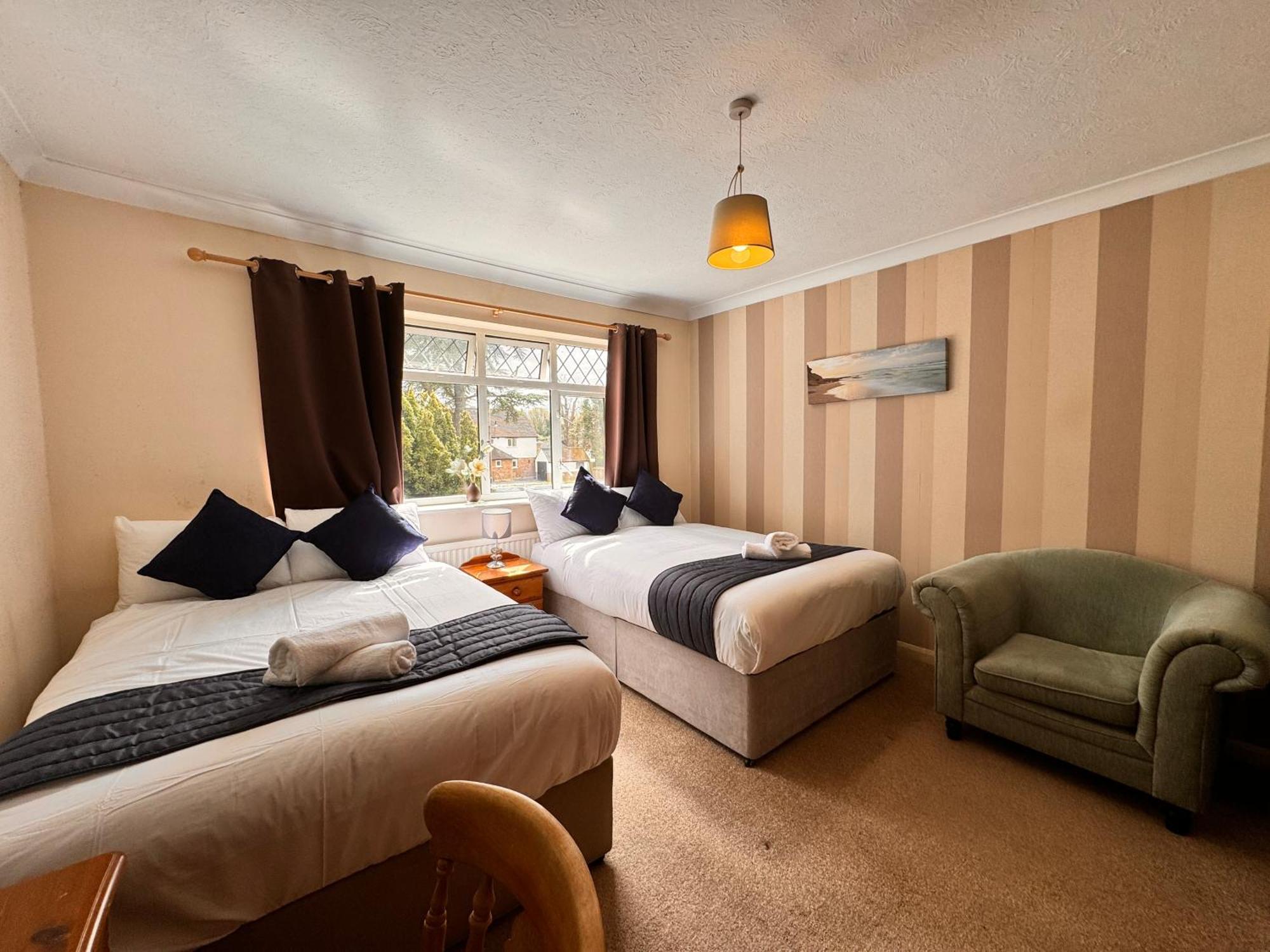 High Trees Guest House Gatwick Horley Buitenkant foto