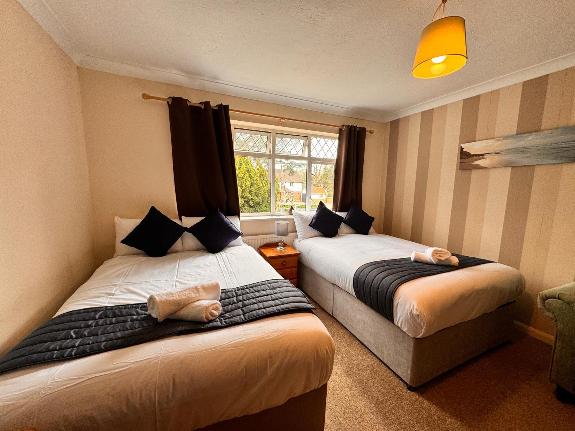 High Trees Guest House Gatwick Horley Buitenkant foto