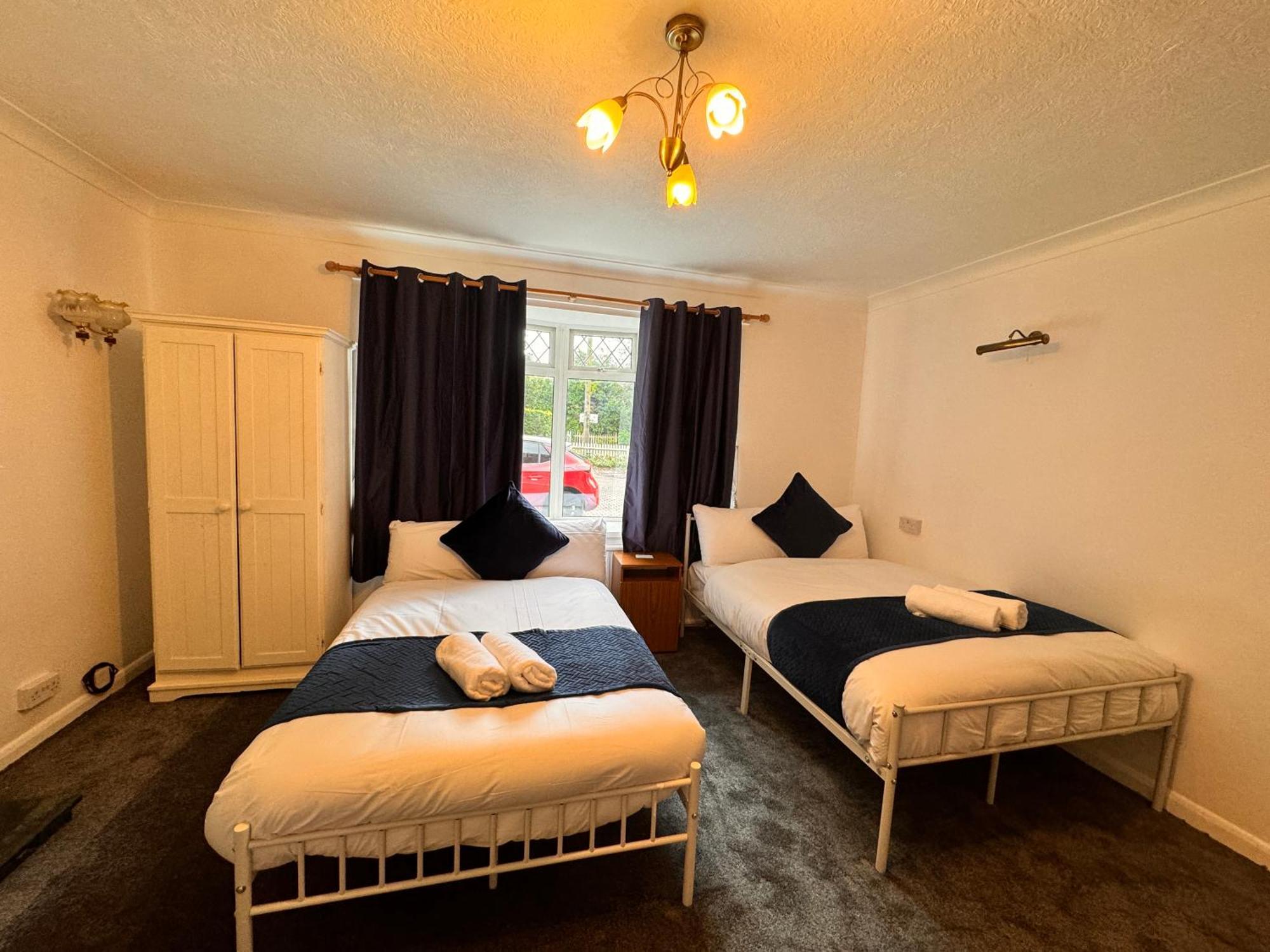 High Trees Guest House Gatwick Horley Buitenkant foto