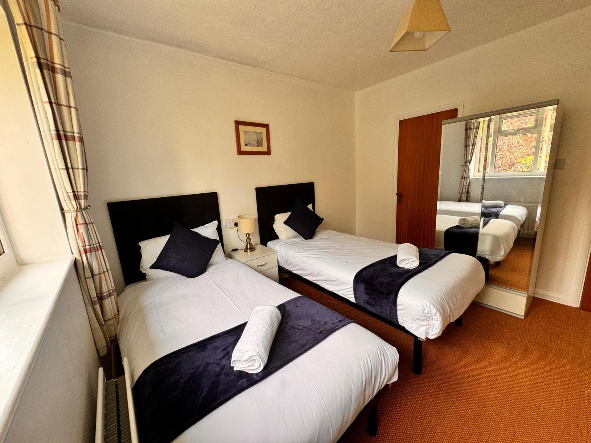 High Trees Guest House Gatwick Horley Buitenkant foto