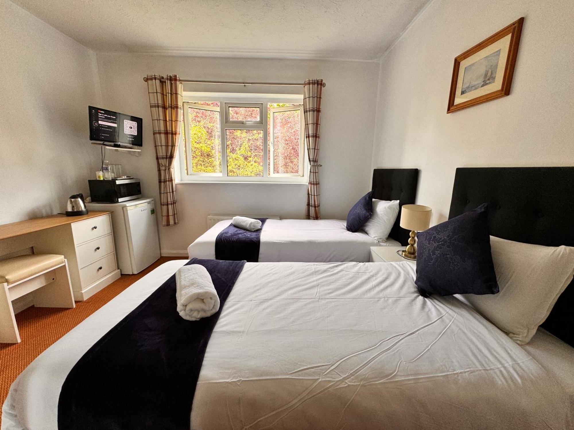 High Trees Guest House Gatwick Horley Buitenkant foto
