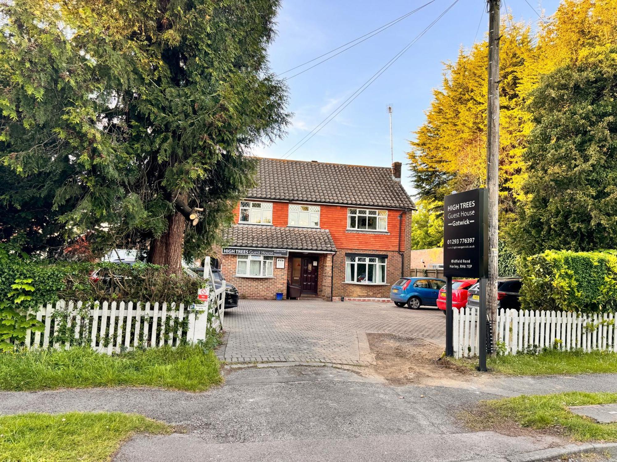 High Trees Guest House Gatwick Horley Buitenkant foto