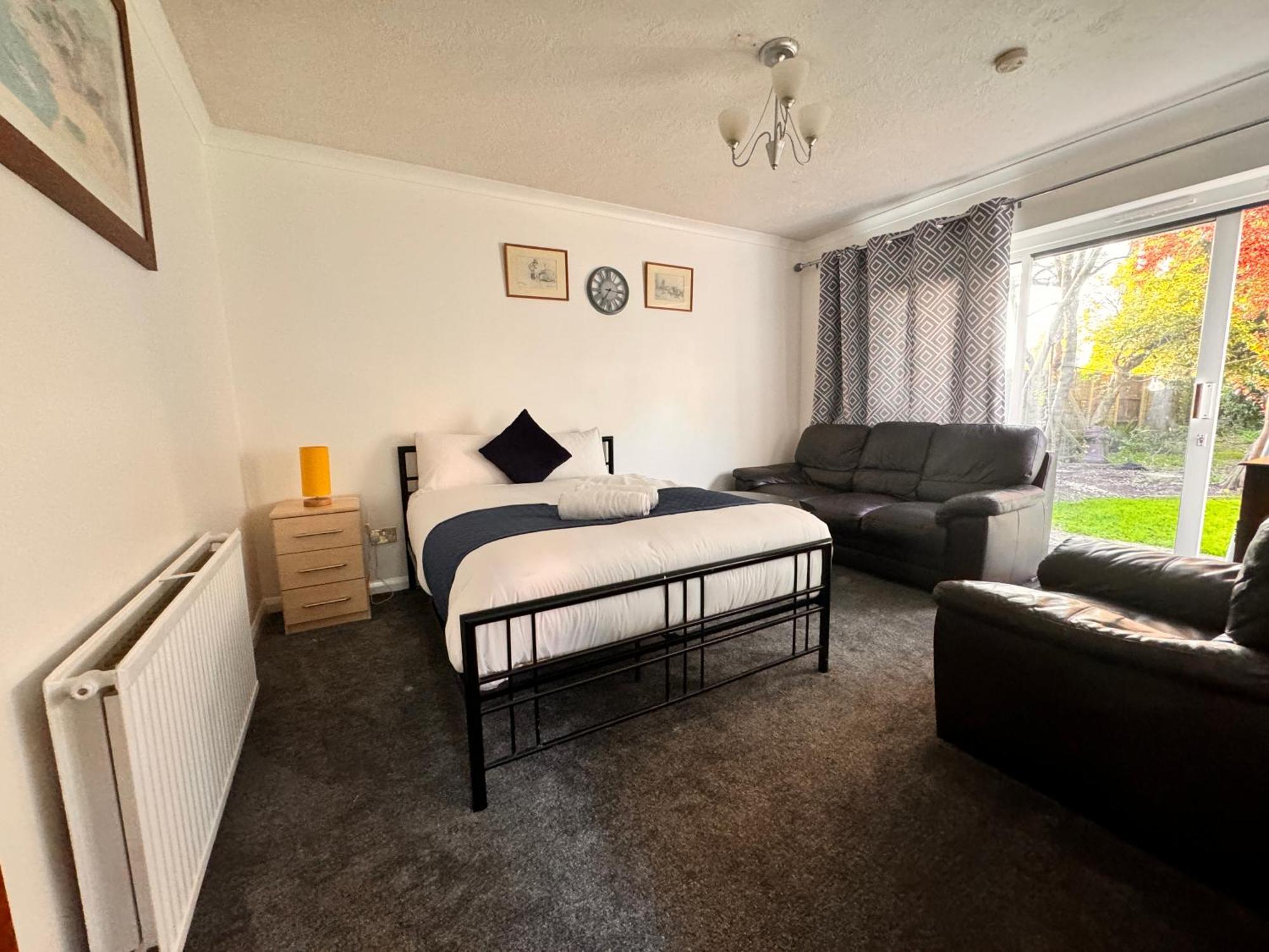 High Trees Guest House Gatwick Horley Buitenkant foto