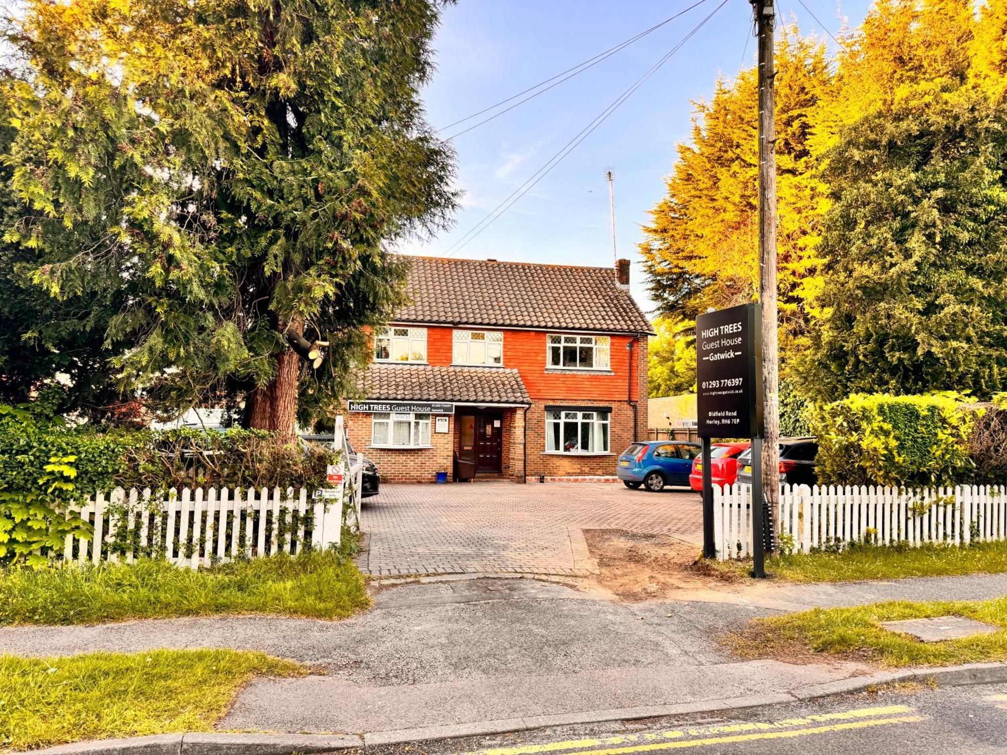 High Trees Guest House Gatwick Horley Buitenkant foto