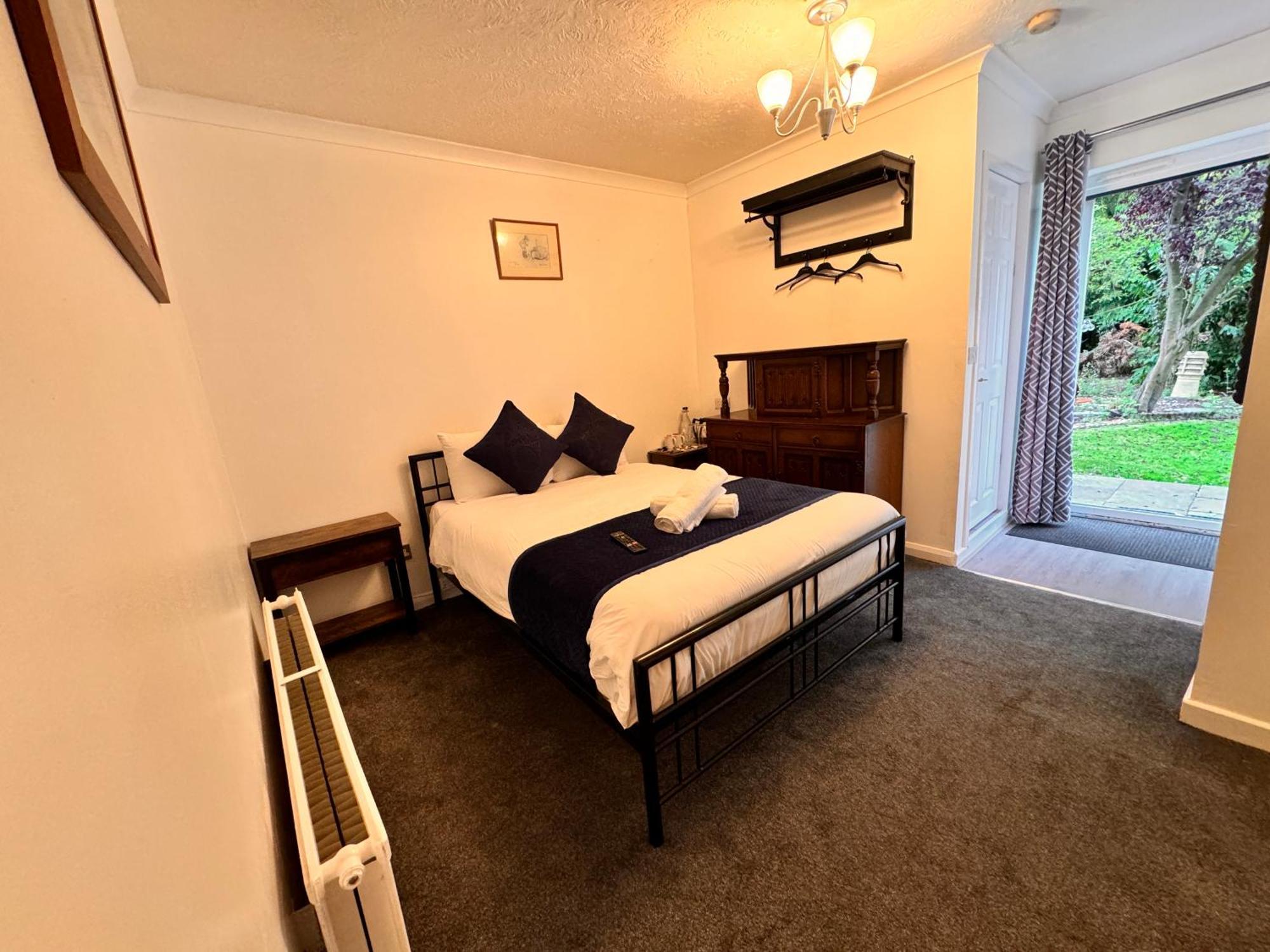 High Trees Guest House Gatwick Horley Buitenkant foto