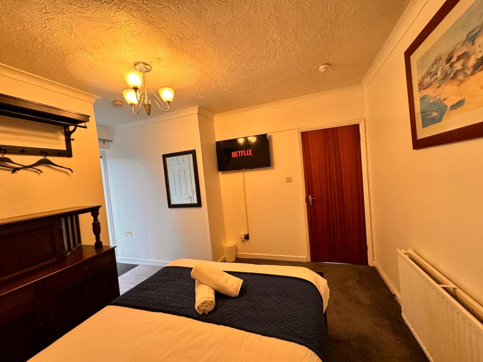 High Trees Guest House Gatwick Horley Buitenkant foto