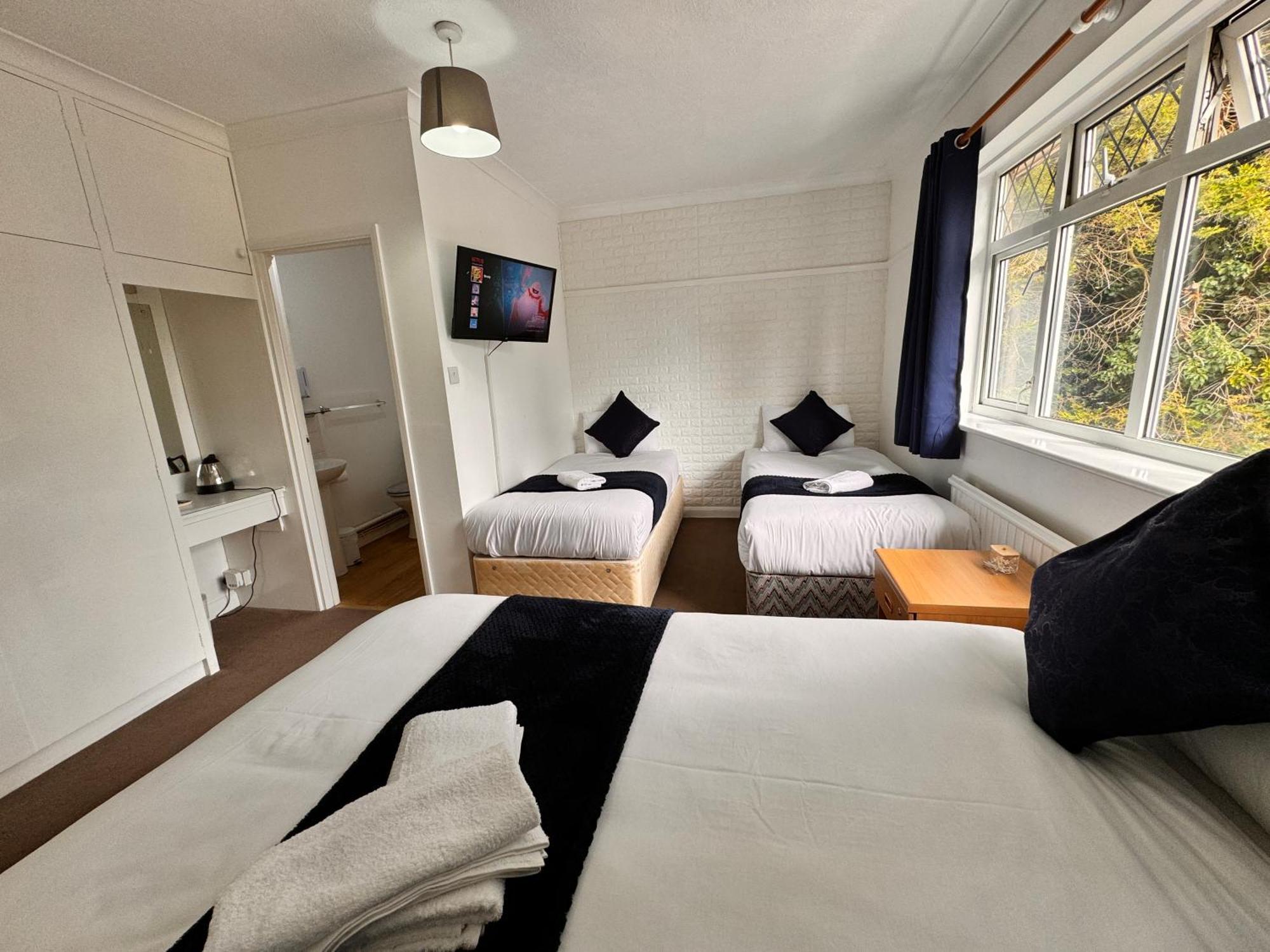 High Trees Guest House Gatwick Horley Buitenkant foto