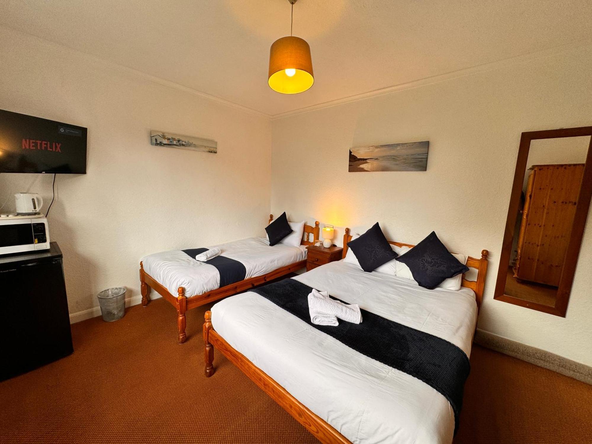 High Trees Guest House Gatwick Horley Buitenkant foto