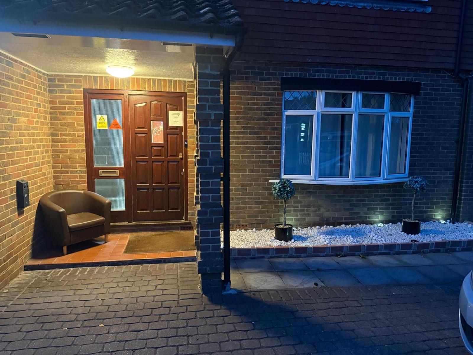 High Trees Guest House Gatwick Horley Buitenkant foto