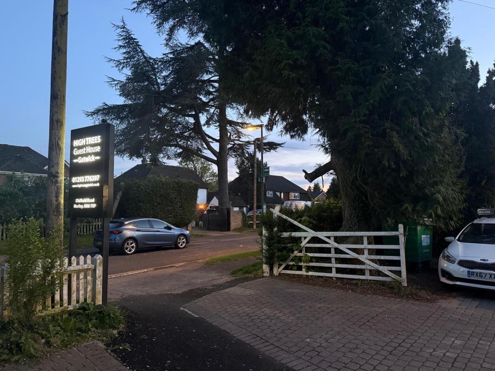 High Trees Guest House Gatwick Horley Buitenkant foto